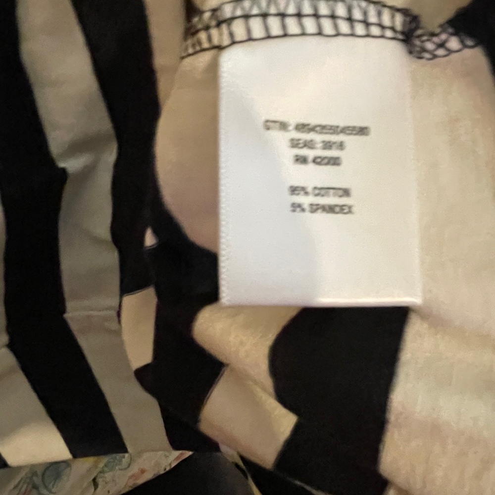 Adam Levine black and white fitting dress. Size: Medium. New: with tags - Picture 2 of 5